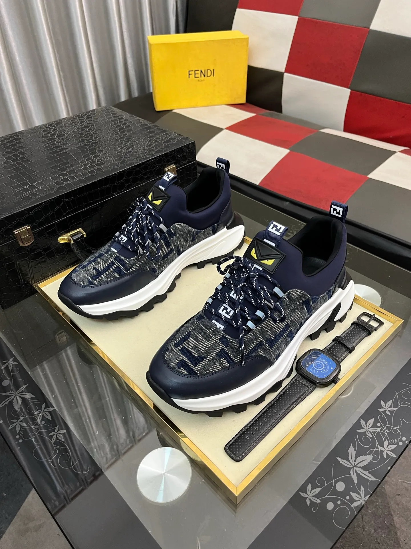 Men's Men's Shoes💰458⌚️⌚️[FENDI] Fendi's classic and comfortable men's, this complex sneaker is made of soft calfskin➕genuine leather lining➕original ultra-light rubber material with rough outsole. This unique light style is suitable for the casual and refined sensibility of this season. It is comfortable and natural on the feet. It is an everyday style for casual travel in autumn and winter! 38−443️⃣colors available